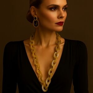 VINTAGE 1980s Genuine Horn Chunky Chain Necklace Long Pull-On Runway Statement